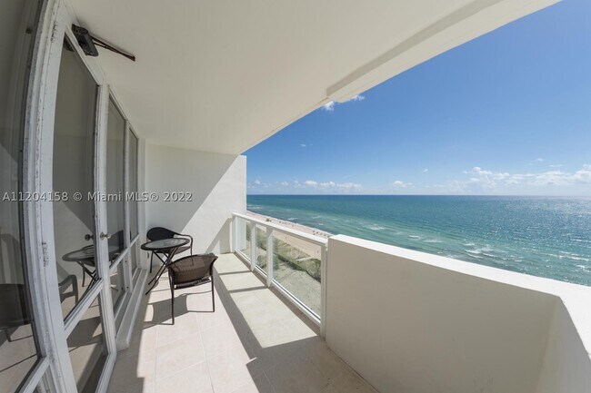 Building Photo - 5601 Collins Ave