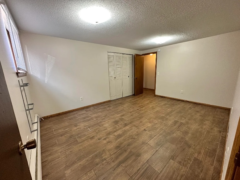 Building Photo - 1321 Division St