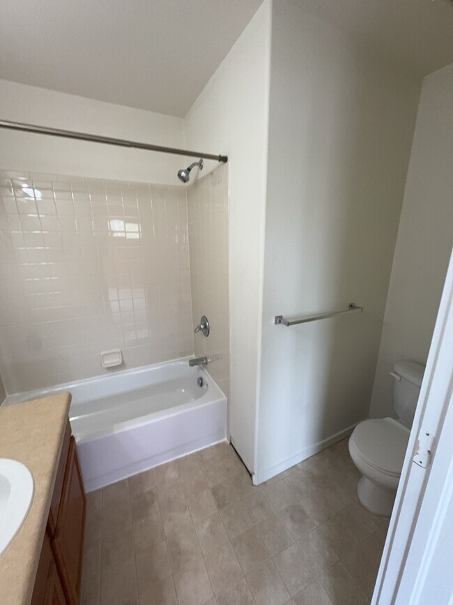 Building Photo - 5198 Dovetail Ln