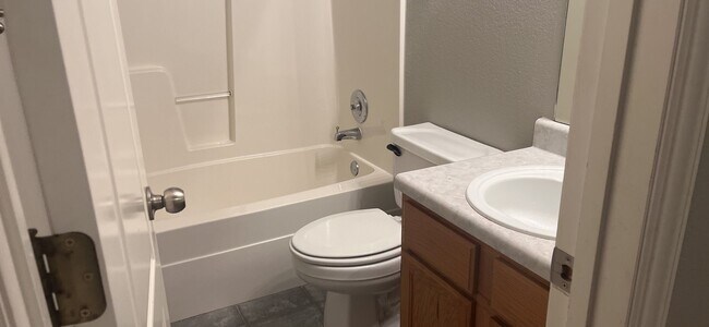 Building Photo - Great Location in Bentonville!