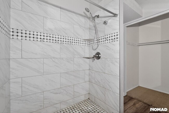 Building Photo - 4640 E Piedmont Rd