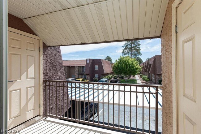 Building Photo - 5240 Indian River Dr