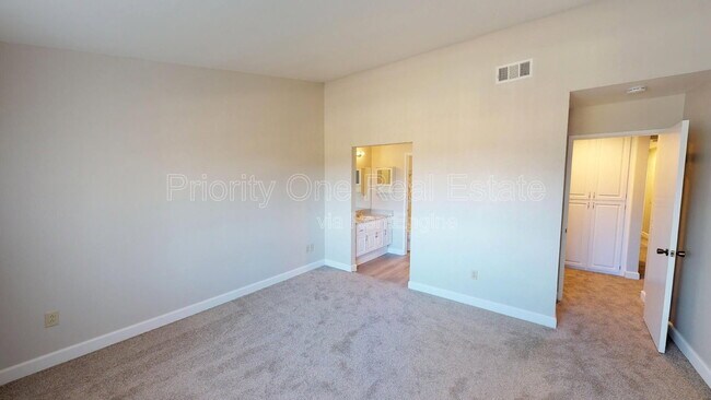 Building Photo - 2876 Englewood Way