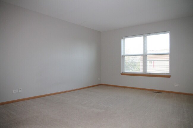 Building Photo - 383 Chesapeake Ln