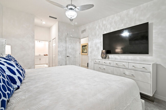 Building Photo - 15950 Grassland Ln