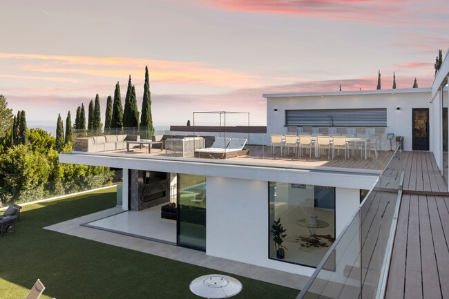 Building Photo - 2110 Hercules Dr