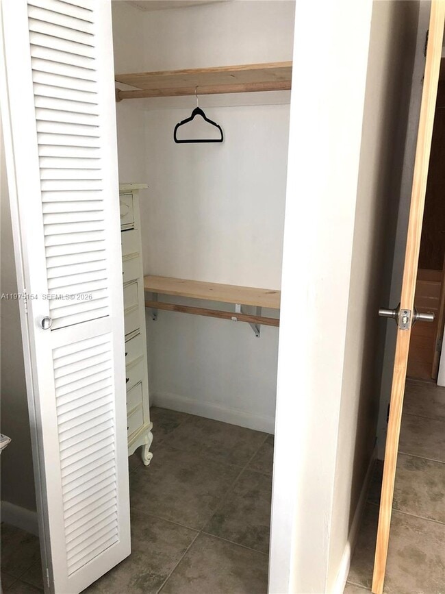 Building Photo - 1408 Brickell Bay Dr