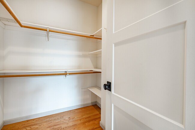 Building Photo - 8975 Snowy Owl Ln