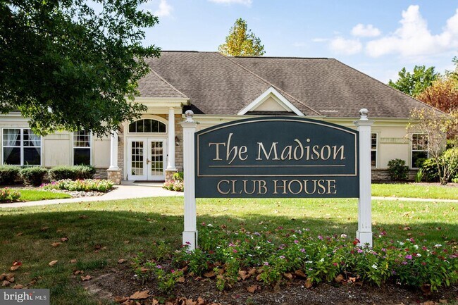 Building Photo - 426 Masterson Ct