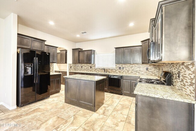 Building Photo - 2124 Thomas Lackland St