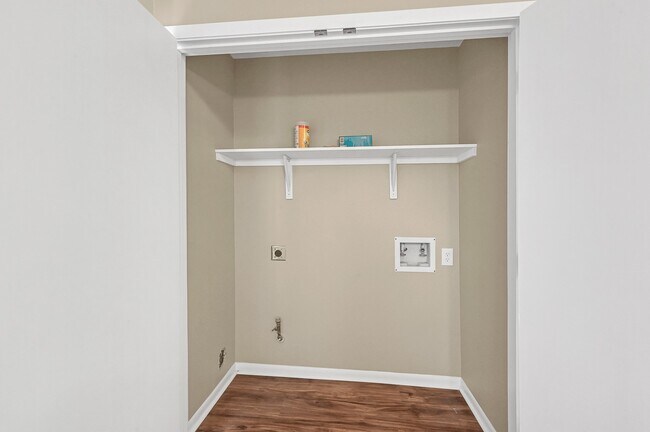Building Photo - 6315 Hayman Dr