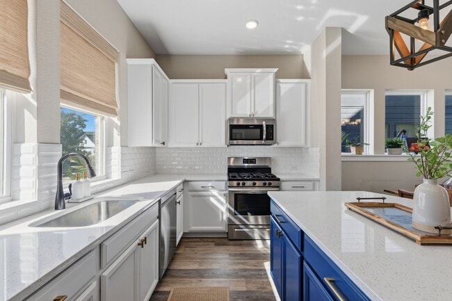 Building Photo - 18618 Admiration Dr