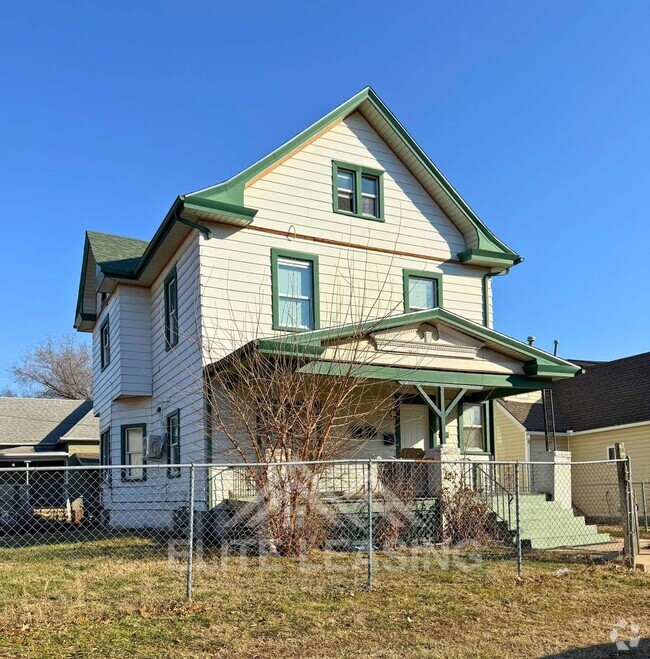 Building Photo - 1500 SW Van Buren St