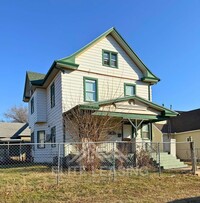 Building Photo - 1500 SW Van Buren St