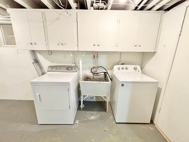 Building Photo - FREE AUGUST RENT!! - Harris Park Brick Ranch