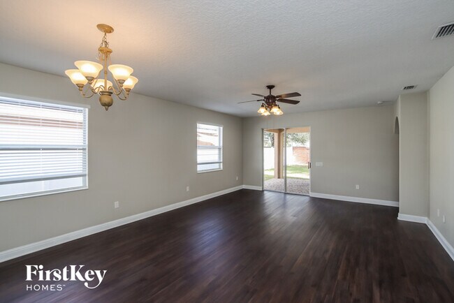 Building Photo - 1420 Bridgeport Cir