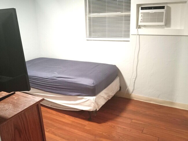 Building Photo - 2737 Garden St