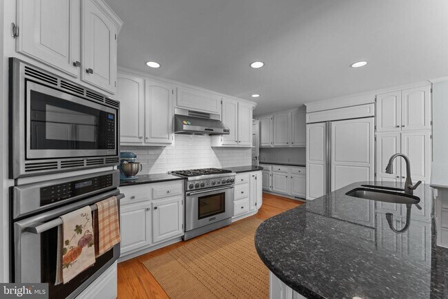 Building Photo - 507 Meadowbrook Cir