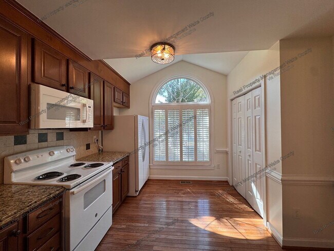 Building Photo - 100 Halsmer Ct