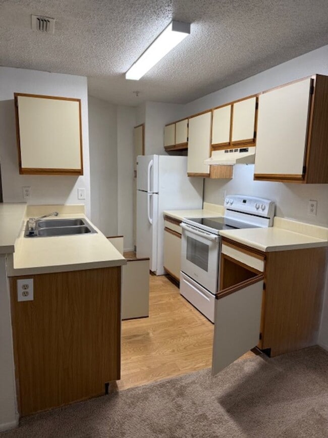 Building Photo - LANDING 2-BEDROOM CONDO