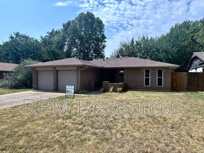 Building Photo - 405 Meadow Lake Dr