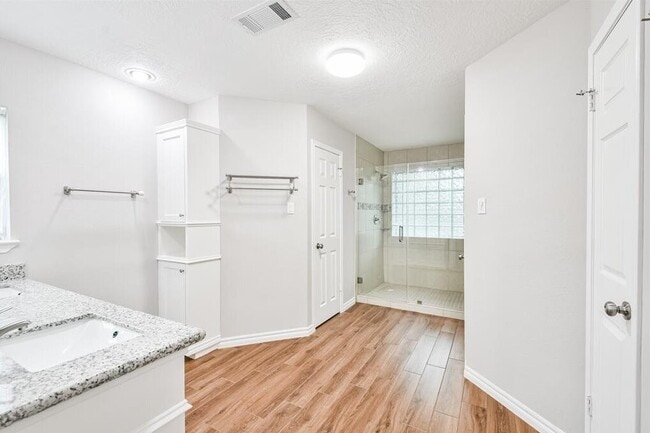 Building Photo - 10327 Brickyard Ct