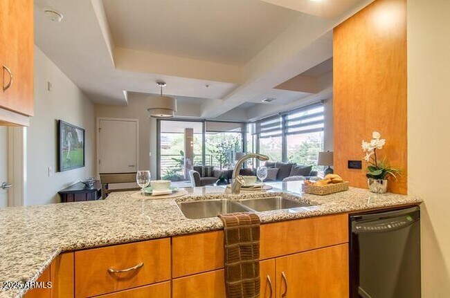 Building Photo - 7161 E Rancho Vista Dr