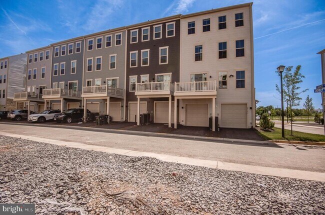 Building Photo - 24191 Pissarro Dr