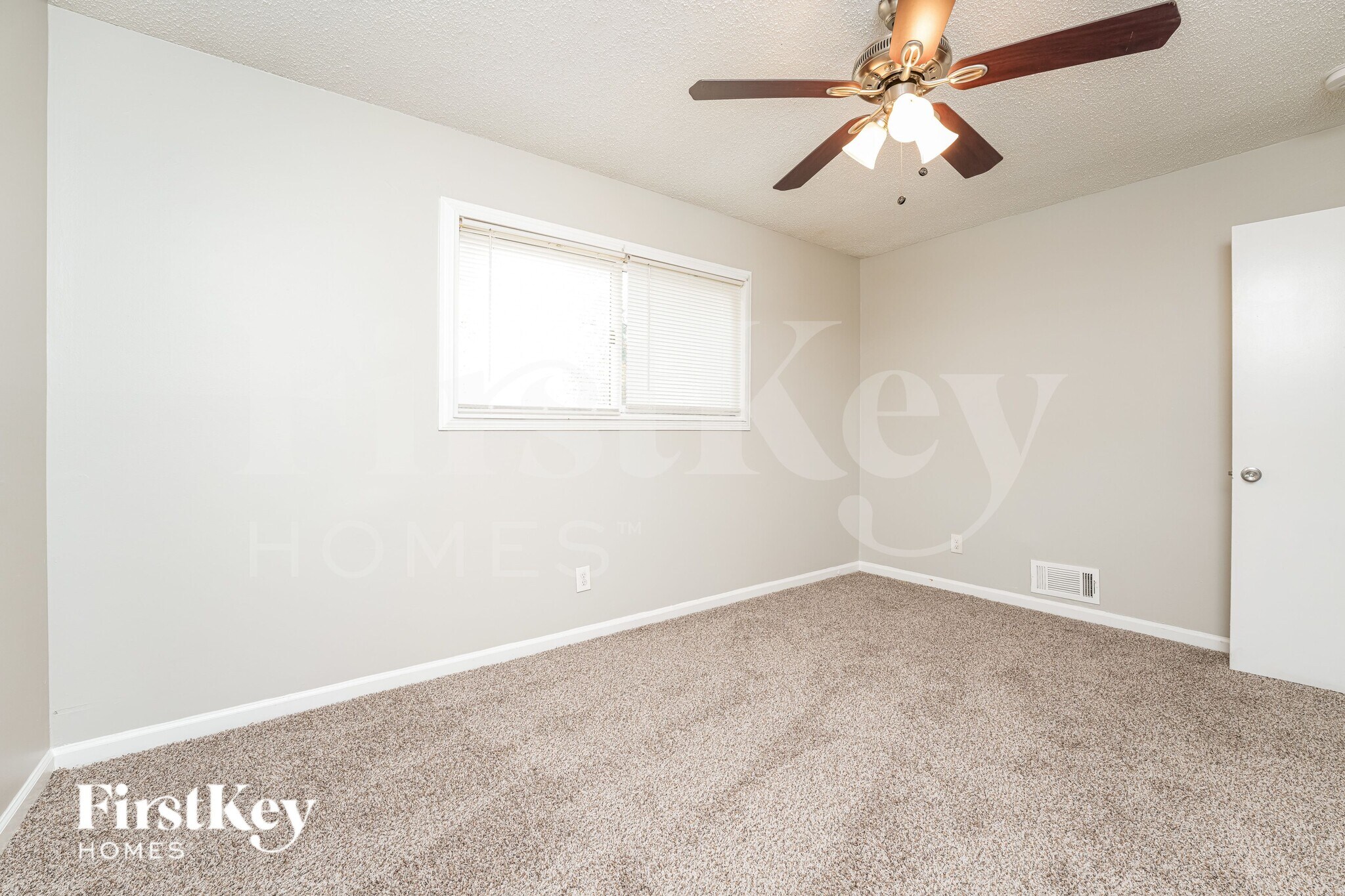 Building Photo - 123 Scarsdale Dr