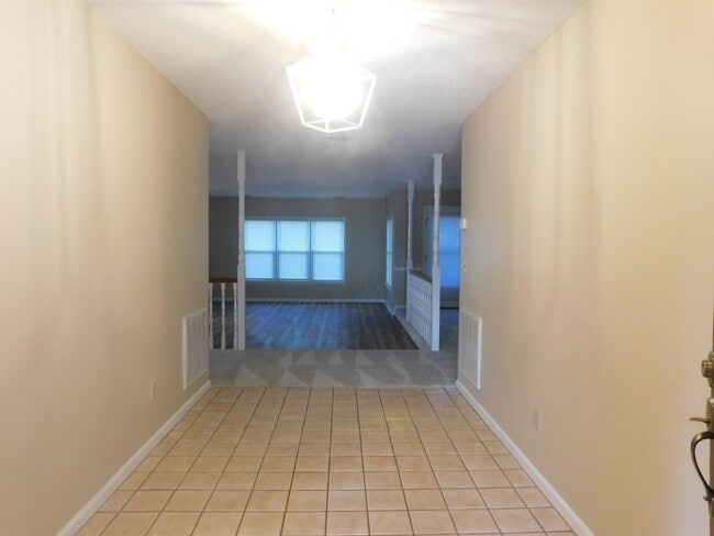 Building Photo - 120 Juneberry Ln