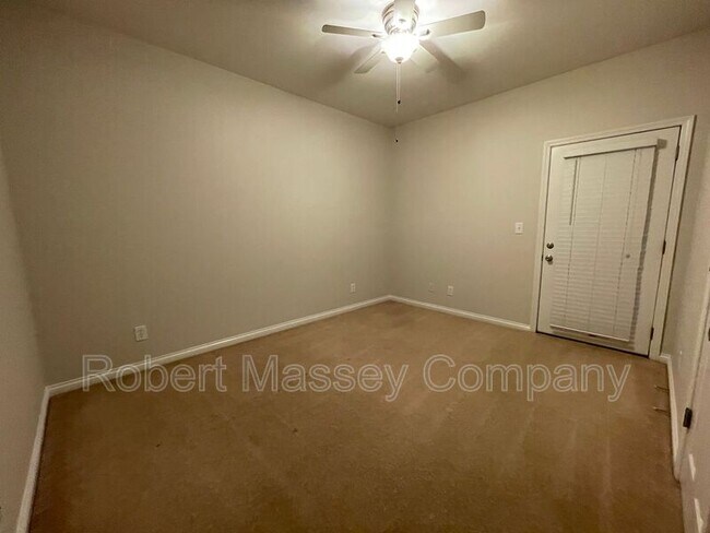 Building Photo - 346 S Dorsey Ln