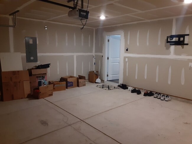 Building Photo - Charming Four Bedroom Home in Southeast Columbia!