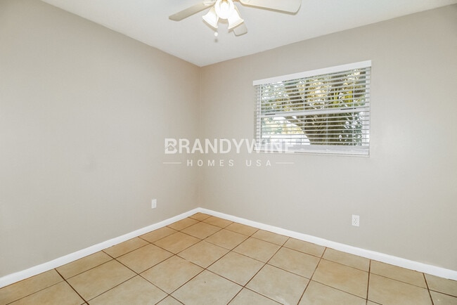 Building Photo - 3221 Thistle Hill Dr