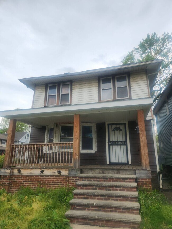 Building Photo - 13303 Milan Ave