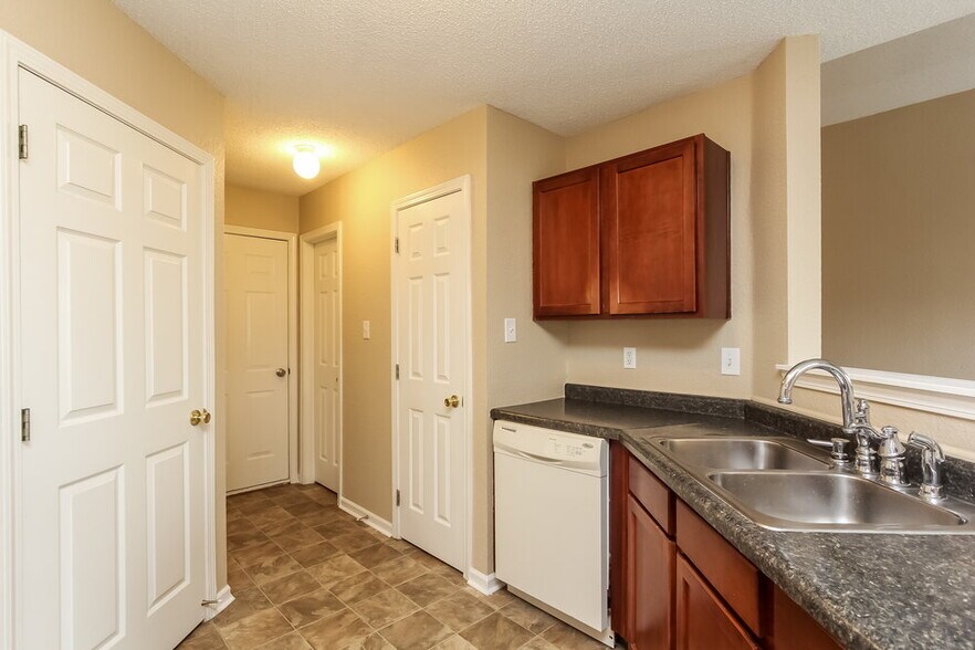 Building Photo - 1240 Cutler Ln