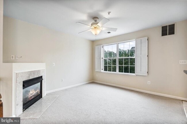 Building Photo - 710 Norfolk Ln