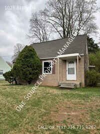 Building Photo - 1028 Betty Dr
