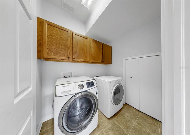 Building Photo - 17423 New Cross Cir