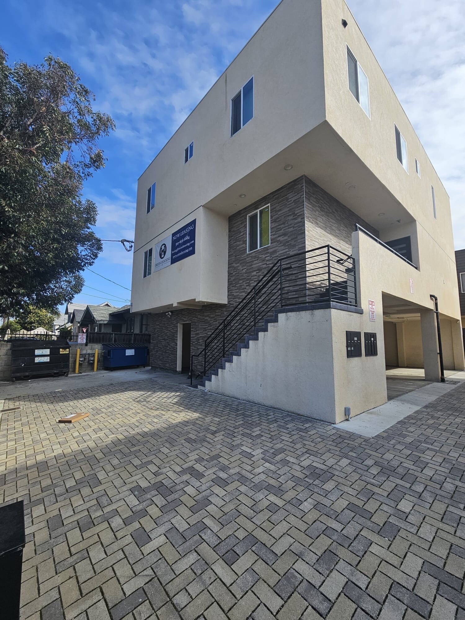 Building Photo - 1168 1/2 W 24th St