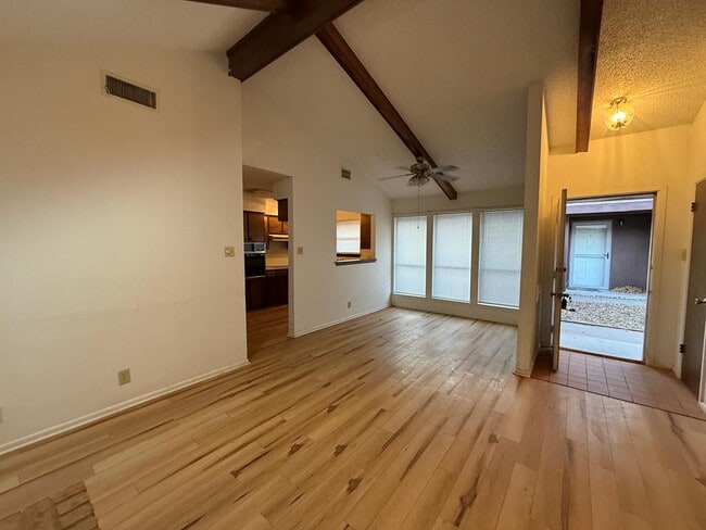 Building Photo - 6428 Amber Dr