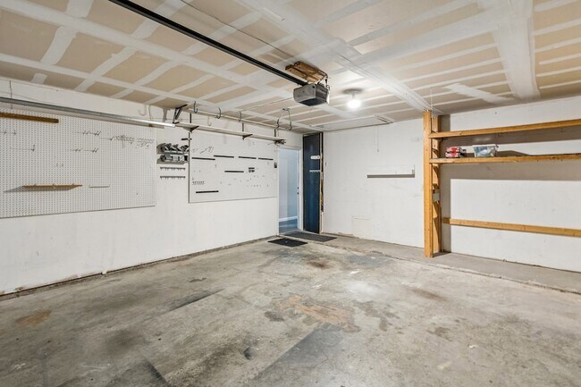 Building Photo - 1001 Margaret Dr
