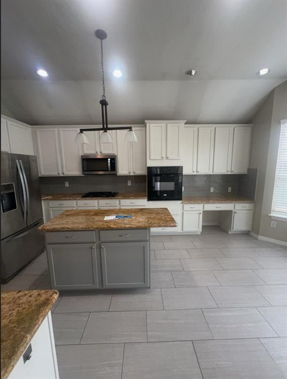 Building Photo - 24802 Jillian Way Ct