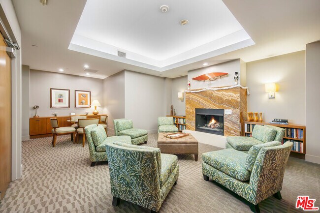 Building Photo - 13650 Marina Pointe Dr