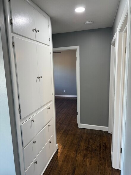 Building Photo - 2517 N Waldron St