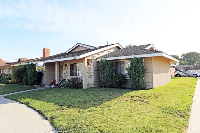 Building Photo - 16582 Delton Cir