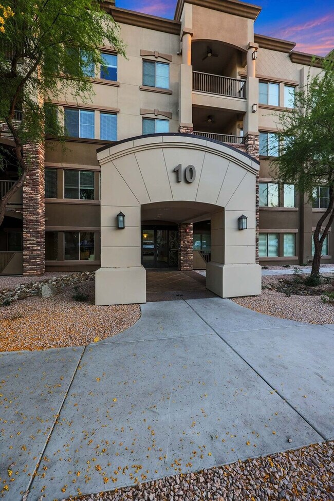 Building Photo - 5350 E Deer Valley Dr
