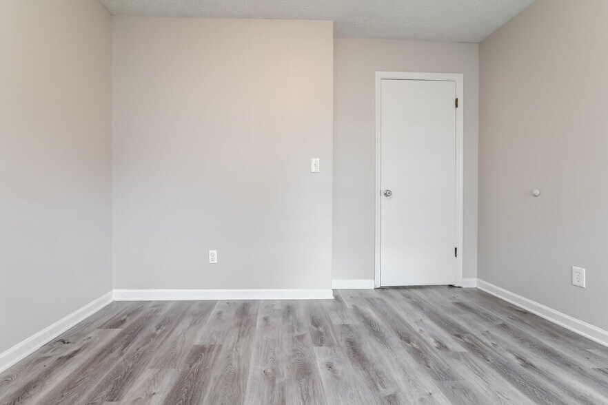 Building Photo - 620 Wayside Dr