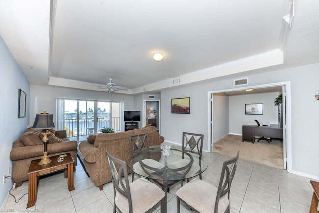 Building Photo - FURNISHED WATERFRONT CONDO IN PUNTA GORDA ...