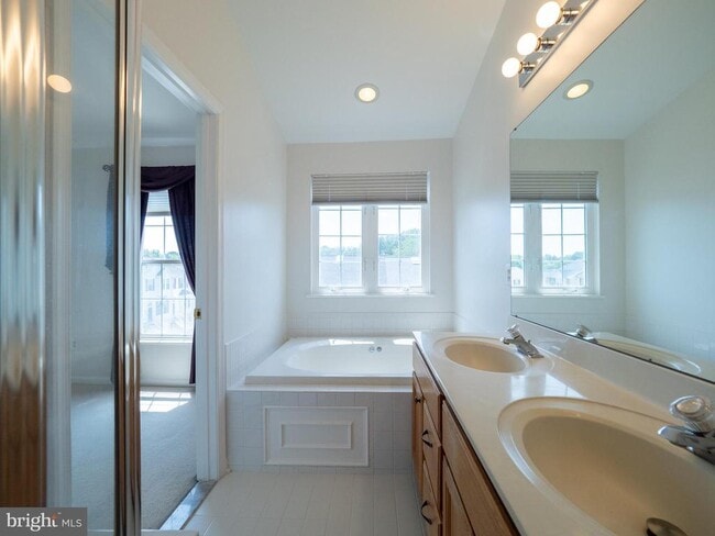 Building Photo - 20900 Rosebay Pl