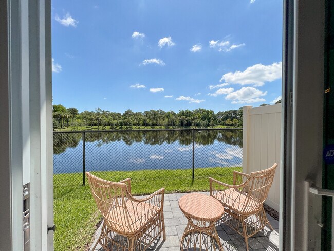 Building Photo - 3937 SE Mentmore Ln